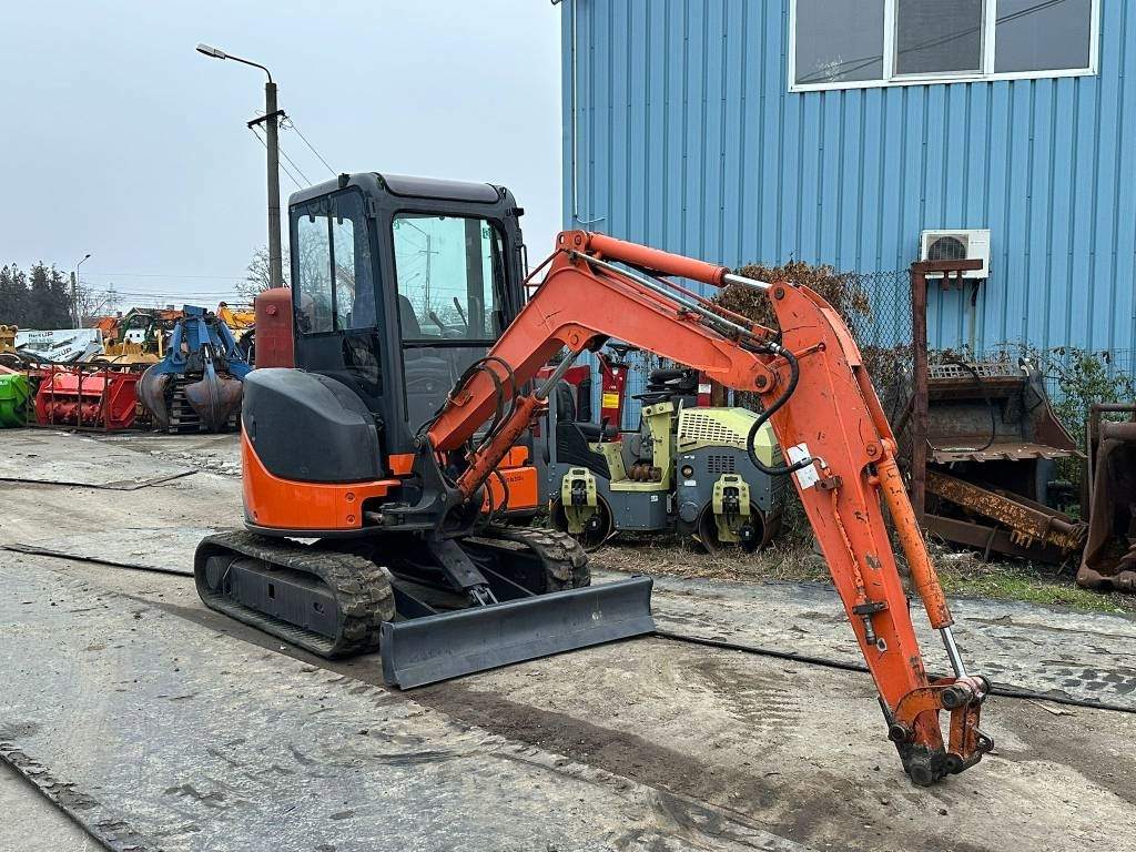 Hitachi ZX 27 U-2 - Μίνι εκσκαφέας: φωτογραφία 5 Hitachi ZX 27 U-2 - Μίνι εκσκαφέας: φωτογραφία 5