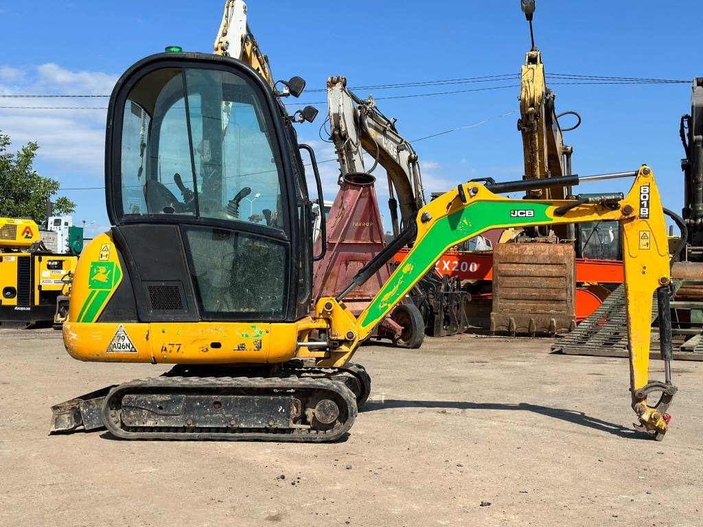 Μίνι εκσκαφέας JCB 8018: φωτογραφία 7 Μίνι εκσκαφέας JCB 8018: φωτογραφία 7