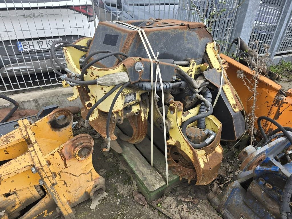 John Deere H414 Harvester Head - Κεφαλή - felling head: φωτογραφία 1 John Deere H414 Harvester Head - Κεφαλή - felling head: φωτογραφία 1