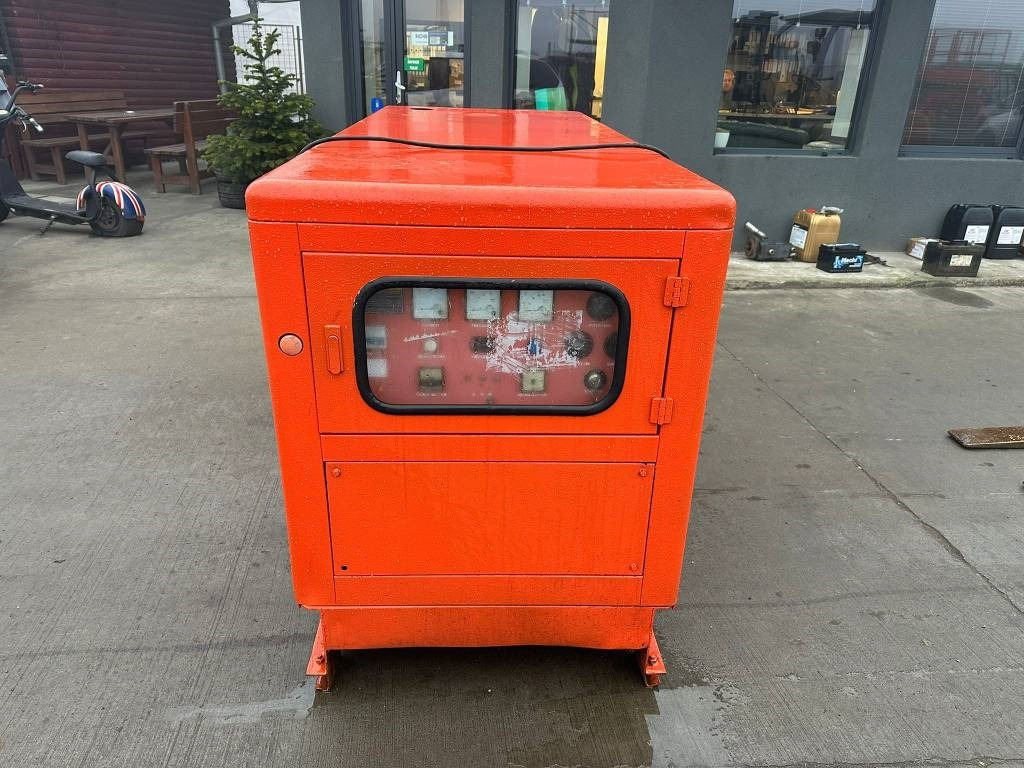 Kawakenki STC30 - Βιομηχανική γεννήτρια: φωτογραφία 2 Kawakenki STC30 - Βιομηχανική γεννήτρια: φωτογραφία 2