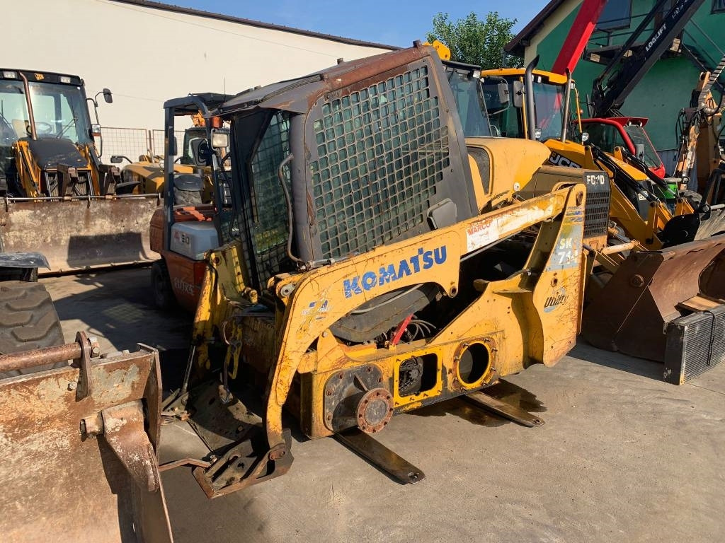 Komatsu SK 714 FOR PARTS - Φορτωτής πλάγιας ολίσθησης: φωτογραφία 1 Komatsu SK 714 FOR PARTS - Φορτωτής πλάγιας ολίσθησης: φωτογραφία 1