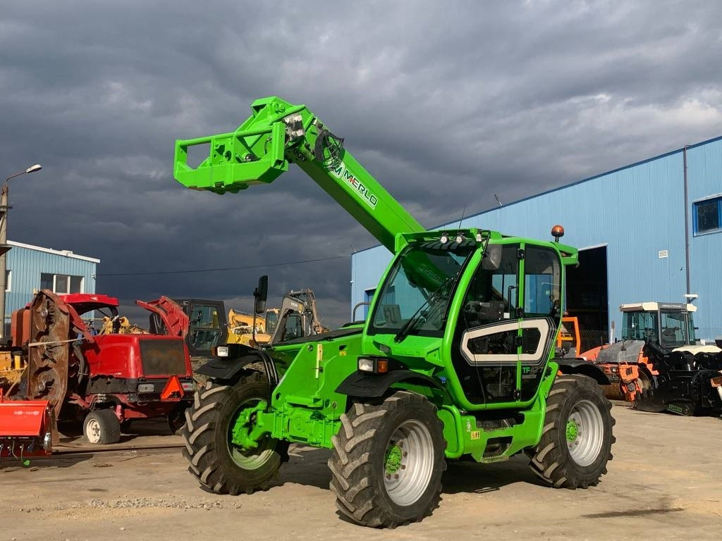 Merlo TF 42.7 CS-140 - Τηλεσκοπικός φορτωτής: φωτογραφία 5 Merlo TF 42.7 CS-140 - Τηλεσκοπικός φορτωτής: φωτογραφία 5
