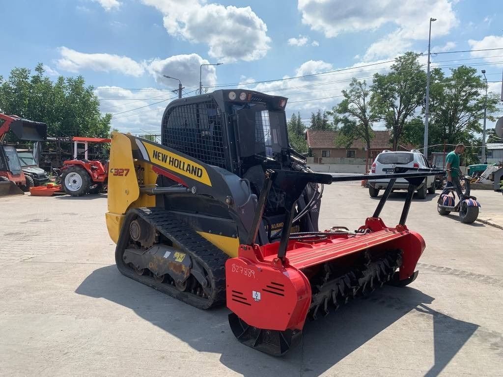 New Holland C327 - Φορτωτής πλάγιας ολίσθησης: φωτογραφία 4 New Holland C327 - Φορτωτής πλάγιας ολίσθησης: φωτογραφία 4