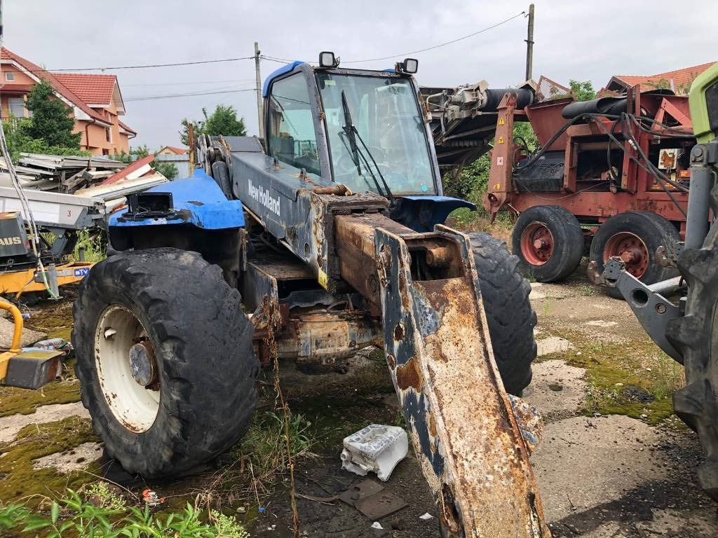 New Holland LM 435-410 FOR PARTS - Τηλεσκοπικός φορτωτής: φωτογραφία 1 New Holland LM 435-410 FOR PARTS - Τηλεσκοπικός φορτωτής: φωτογραφία 1