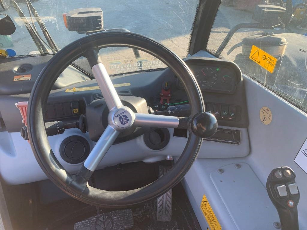Τηλεσκοπικός φορτωτής New Holland LM 5040: φωτογραφία 10 Τηλεσκοπικός φορτωτής New Holland LM 5040: φωτογραφία 10