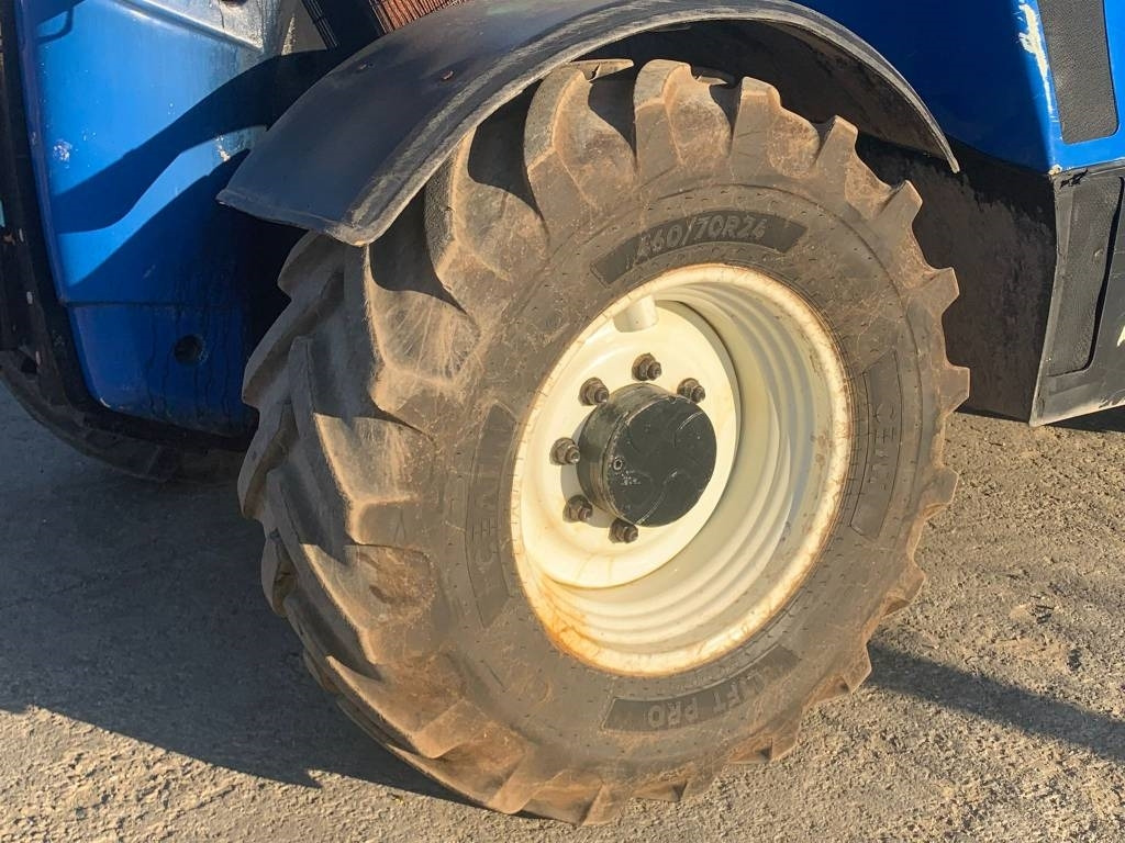 Τηλεσκοπικός φορτωτής New Holland LM 5040: φωτογραφία 7 Τηλεσκοπικός φορτωτής New Holland LM 5040: φωτογραφία 7