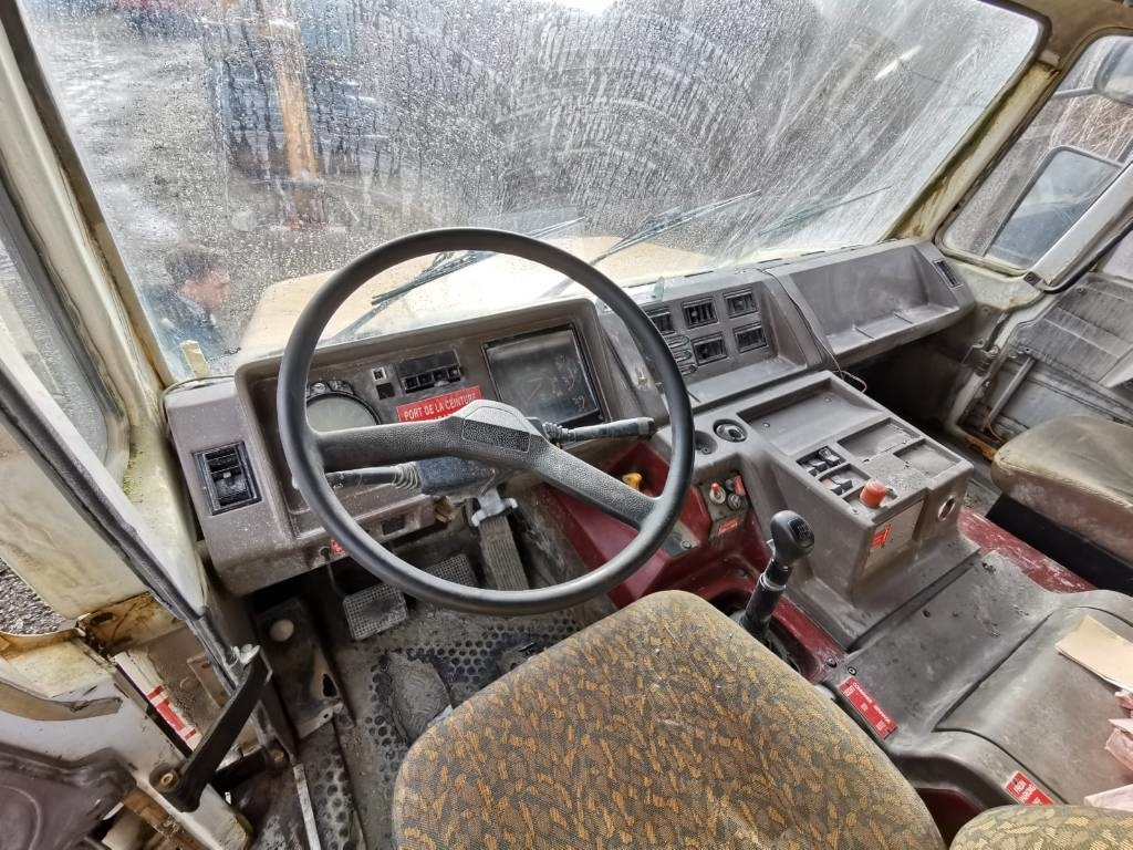 Perlini 131-33 - Ανατρεπόμενο όχημα μεταφοράς λατομικών υλικών: φωτογραφία 5 Perlini 131-33 - Ανατρεπόμενο όχημα μεταφοράς λατομικών υλικών: φωτογραφία 5