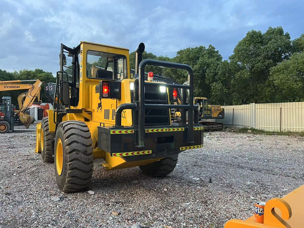 Komatsu WA320-3 - Ελαστιχοφόρος φορτωτής: φωτογραφία 1 Komatsu WA320-3 - Ελαστιχοφόρος φορτωτής: φωτογραφία 1