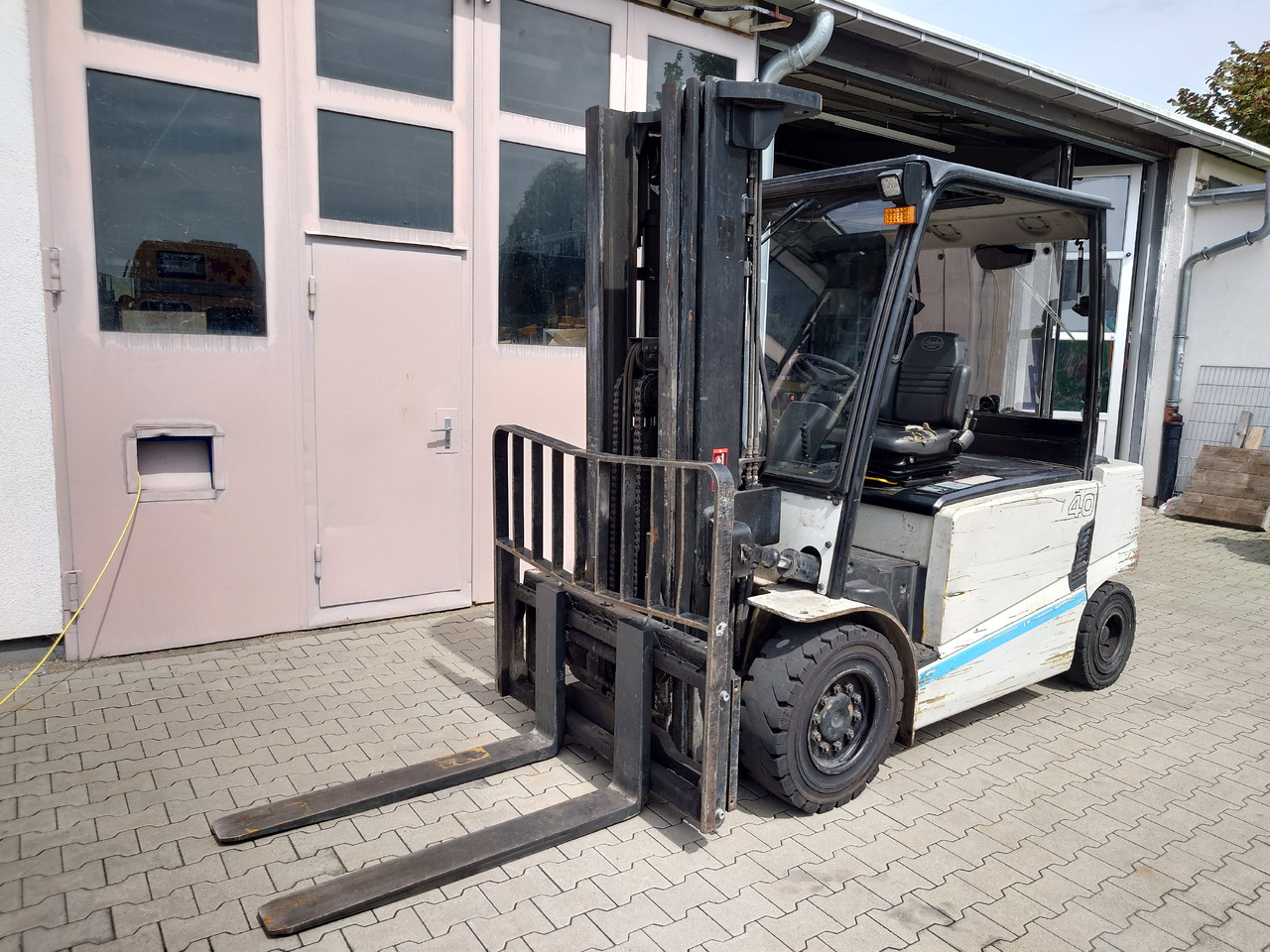 Hyundai 40B-9 - Ηλεκτροκίνητο περονοφόρο: φωτογραφία 3 Hyundai 40B-9 - Ηλεκτροκίνητο περονοφόρο: φωτογραφία 3