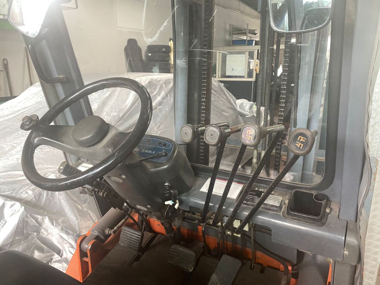 Heli D25 - Πετρελαιοκίνητο περονοφόρο: φωτογραφία 3 Heli D25 - Πετρελαιοκίνητο περονοφόρο: φωτογραφία 3