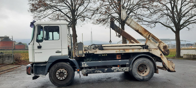 MAN M38 - Φορτηγό καδοφόρος φορτωτής: φωτογραφία 3 MAN M38 - Φορτηγό καδοφόρος φορτωτής: φωτογραφία 3