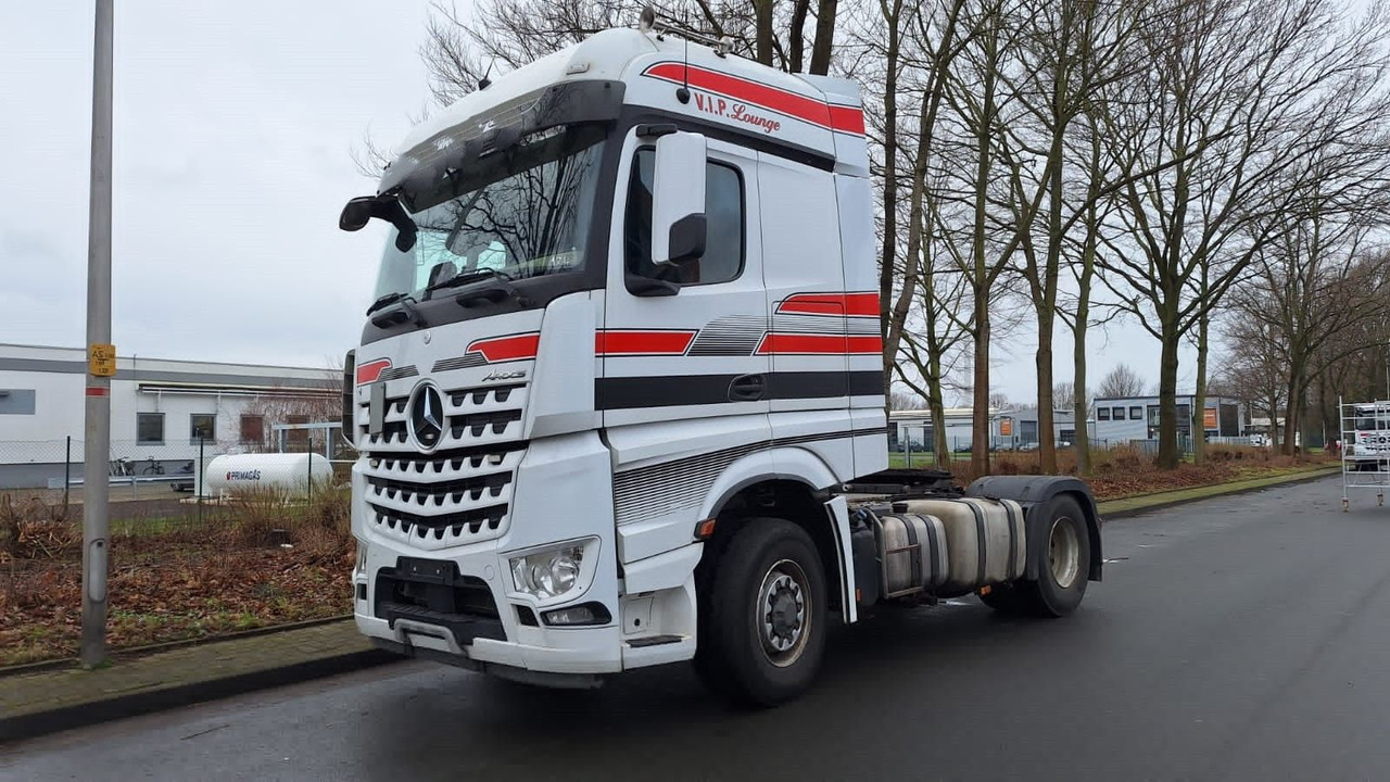 Mercedes-Benz 1845 Arocs 4x4 HD 1-Hand - Τράκτορας: φωτογραφία 1 Mercedes-Benz 1845 Arocs 4x4 HD 1-Hand - Τράκτορας: φωτογραφία 1