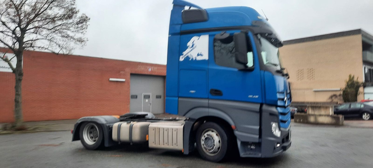 Mercedes-Benz 1845 SZM Actros - Τράκτορας: φωτογραφία 2 Mercedes-Benz 1845 SZM Actros - Τράκτορας: φωτογραφία 2