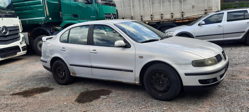 SEAT Toledo Signo 1,8 20V Autom - Λιμουζίνα/ Sedan: φωτογραφία 1 SEAT Toledo Signo 1,8 20V Autom - Λιμουζίνα/ Sedan: φωτογραφία 1