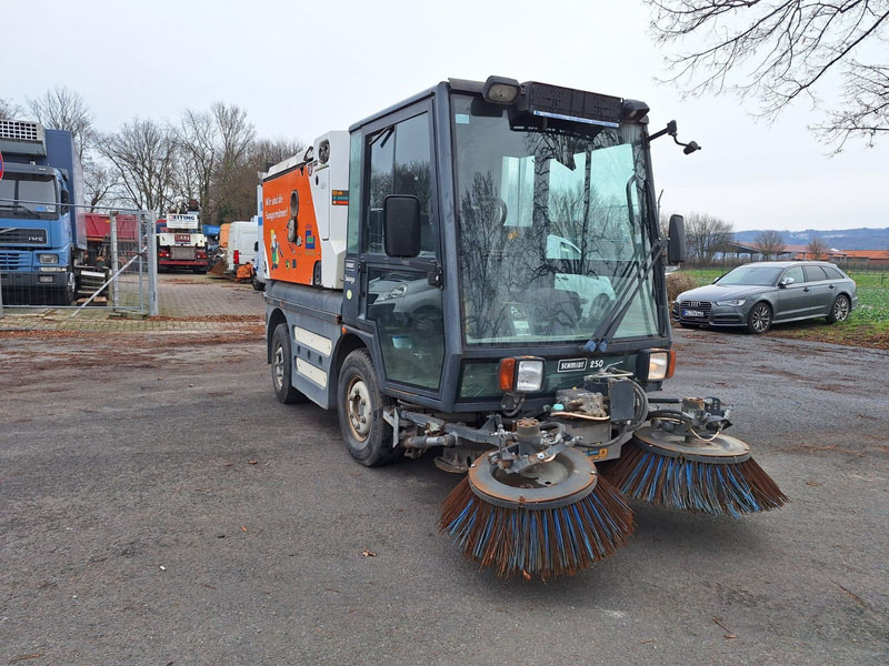 Schmidt Hagen Kehrmaschine K449 - Σάρωθρο δρόμων: φωτογραφία 3 Schmidt Hagen Kehrmaschine K449 - Σάρωθρο δρόμων: φωτογραφία 3