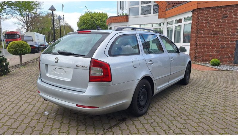 Škoda Octavia - Αυτοκίνητο: φωτογραφία 4 Škoda Octavia - Αυτοκίνητο: φωτογραφία 4