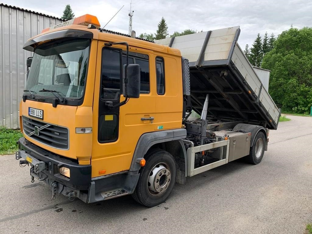 Volvo FL615 + HIAB 027-2  - Φορτηγό ανατρεπόμενο: φωτογραφία 1 Volvo FL615 + HIAB 027-2  - Φορτηγό ανατρεπόμενο: φωτογραφία 1