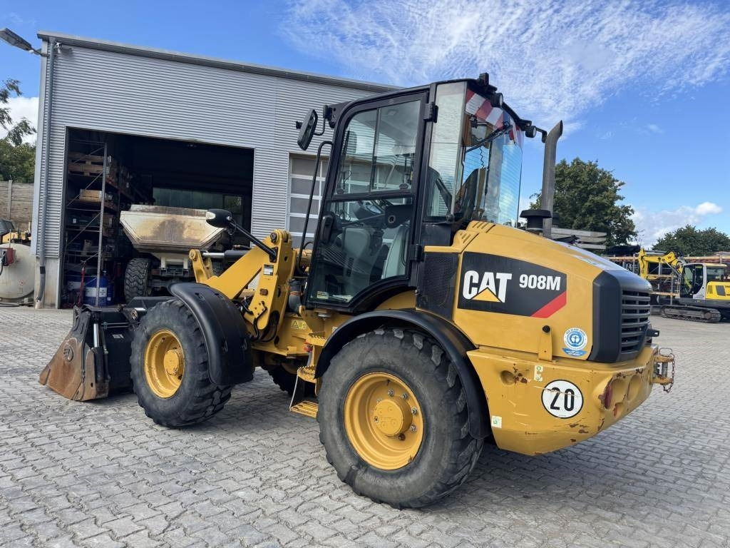 CAT 908M mit Klappschaufe und Palletengabeln - Ελαστιχοφόρος φορτωτής: φωτογραφία 2 CAT 908M mit Klappschaufe und Palletengabeln - Ελαστιχοφόρος φορτωτής: φωτογραφία 2