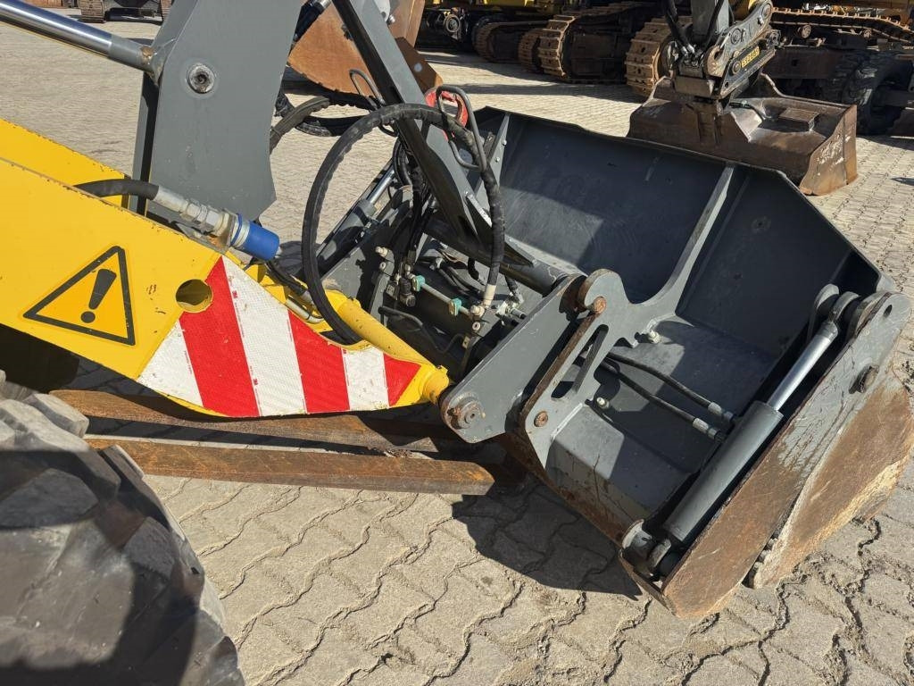 Ελαστιχοφόρος φορτωτής Kramer 8095 mit Klappschaufel und Palettengabeln: φωτογραφία 7
