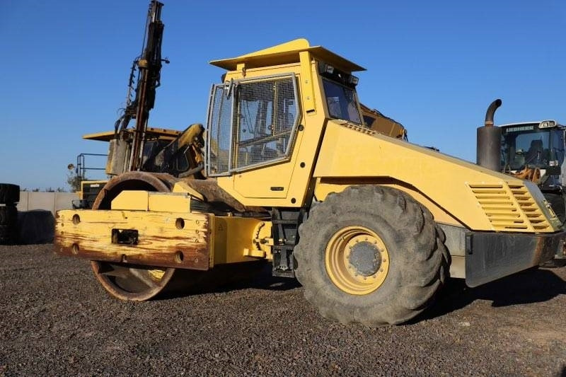 Bomag BW 225 D-3 - Ασφαλτικός οδοστρωτήρας: φωτογραφία 4 Bomag BW 225 D-3 - Ασφαλτικός οδοστρωτήρας: φωτογραφία 4