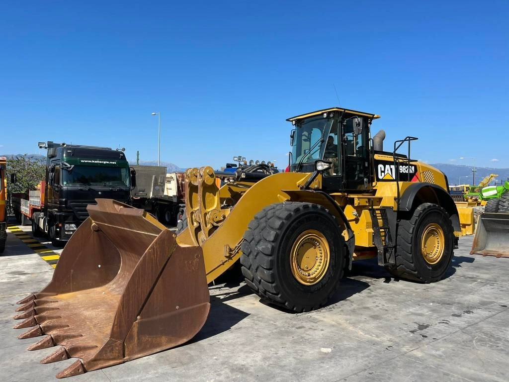 CAT 982 M - Ελαστιχοφόρος φορτωτής: φωτογραφία 2 CAT 982 M - Ελαστιχοφόρος φορτωτής: φωτογραφία 2
