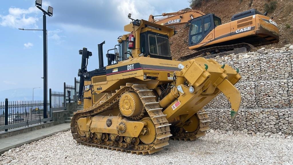 CAT D 9 N - Μπουλντόζα: φωτογραφία 1 CAT D 9 N - Μπουλντόζα: φωτογραφία 1