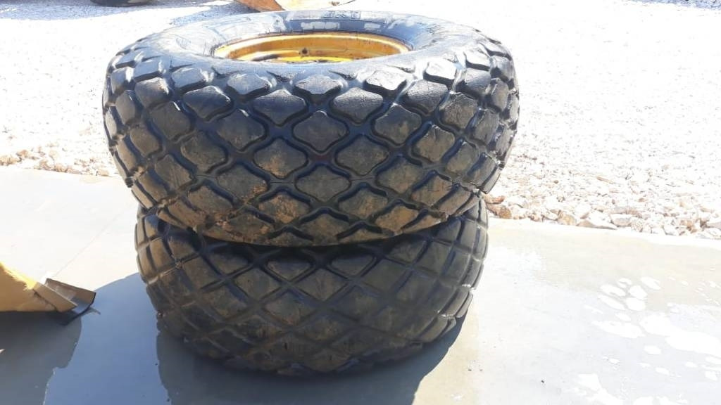 Goodyear 23.1-26 R3 MAZI ME ZANTES - Ελαστικό για Κατασκευή μηχανήματα: φωτογραφία 3 Goodyear 23.1-26 R3 MAZI ME ZANTES - Ελαστικό για Κατασκευή μηχανήματα: φωτογραφία 3