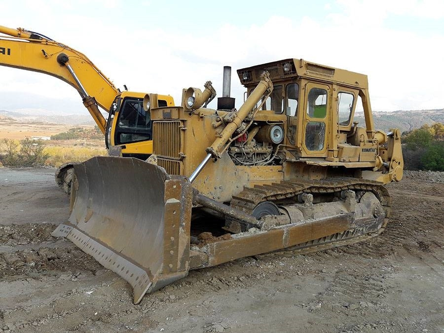 Komatsu D 155 A-1 - Μπουλντόζα: φωτογραφία 1 Komatsu D 155 A-1 - Μπουλντόζα: φωτογραφία 1