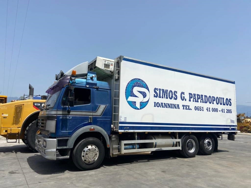 Mercedes-Benz 2553L - Φορτηγό ψυγείο: φωτογραφία 4 Mercedes-Benz 2553L - Φορτηγό ψυγείο: φωτογραφία 4