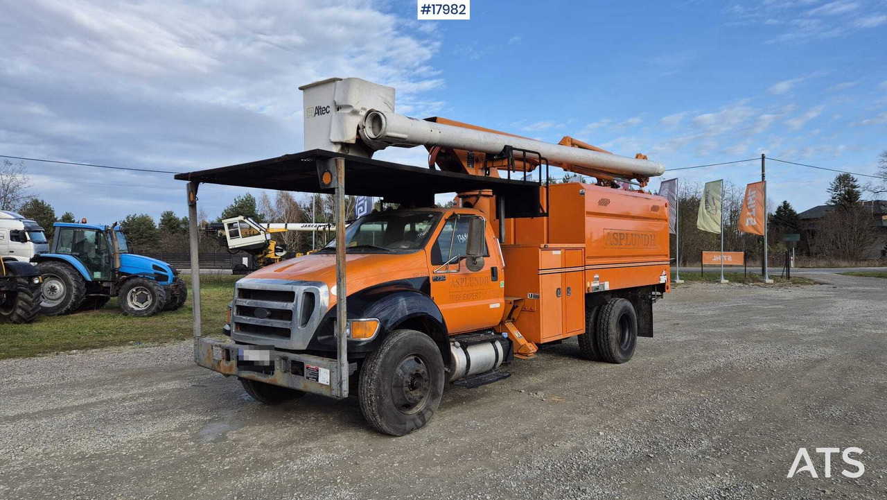 Lift for maintenance and assembly work FORD F750 (2013) - Φορτηγό με εναέρια πλατφόρμα: φωτογραφία 3 Lift for maintenance and assembly work FORD F750 (2013) - Φορτηγό με εναέρια πλατφόρμα: φωτογραφία 3