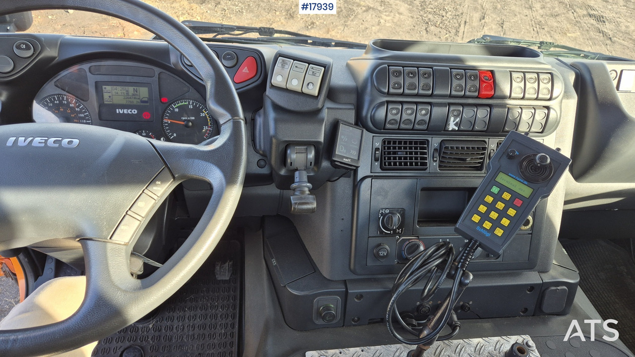 Φορτηγό ανατρεπόμενο Tipper/sand spreader IVECO TRAKKER 410 6x4 (2008): φωτογραφία 17