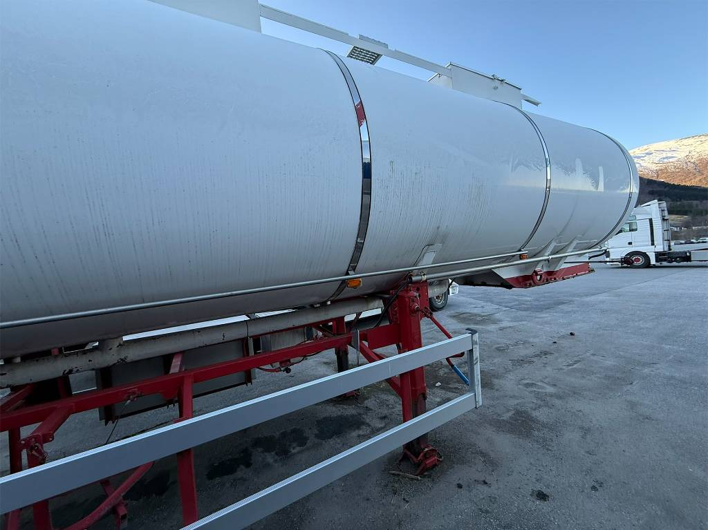 Annet Schrader tank trailer 32 m2 - Επικαθήμενο βυτίο: φωτογραφία 2 Annet Schrader tank trailer 32 m2 - Επικαθήμενο βυτίο: φωτογραφία 2