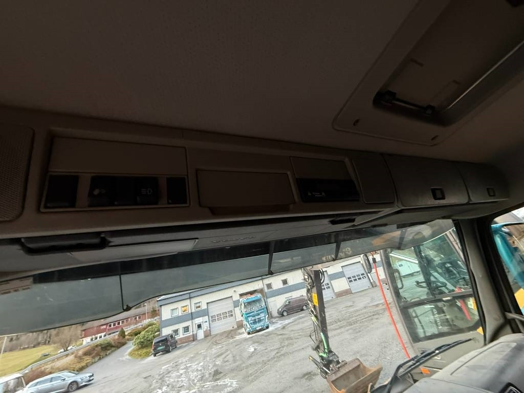 Φορτηγό ανατρεπόμενο Volvo FH 16 550 6x2: φωτογραφία 33 Φορτηγό ανατρεπόμενο Volvo FH 16 550 6x2: φωτογραφία 33