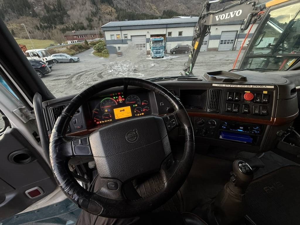 Φορτηγό ανατρεπόμενο Volvo FH 16 550 6x2: φωτογραφία 31 Φορτηγό ανατρεπόμενο Volvo FH 16 550 6x2: φωτογραφία 31