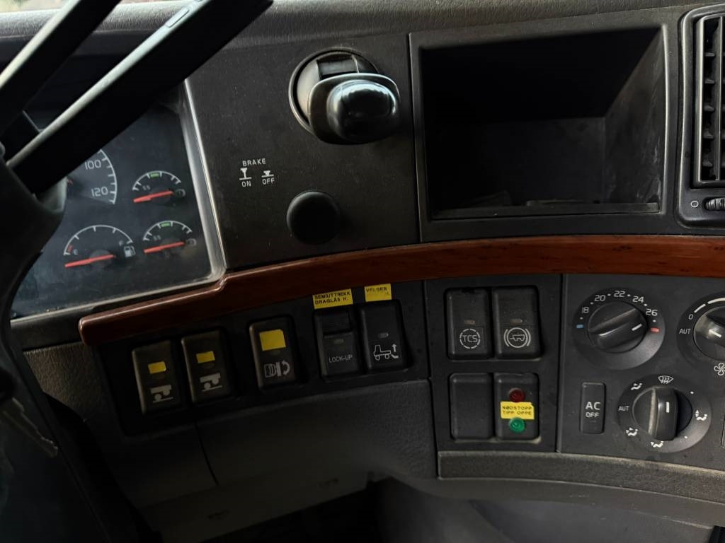 Φορτηγό ανατρεπόμενο Volvo FH 16 550 6x2: φωτογραφία 29 Φορτηγό ανατρεπόμενο Volvo FH 16 550 6x2: φωτογραφία 29