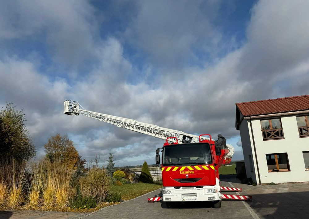 Renault Midlum 210 - Πυροσβεστικό όχημα: φωτογραφία 1 Renault Midlum 210 - Πυροσβεστικό όχημα: φωτογραφία 1