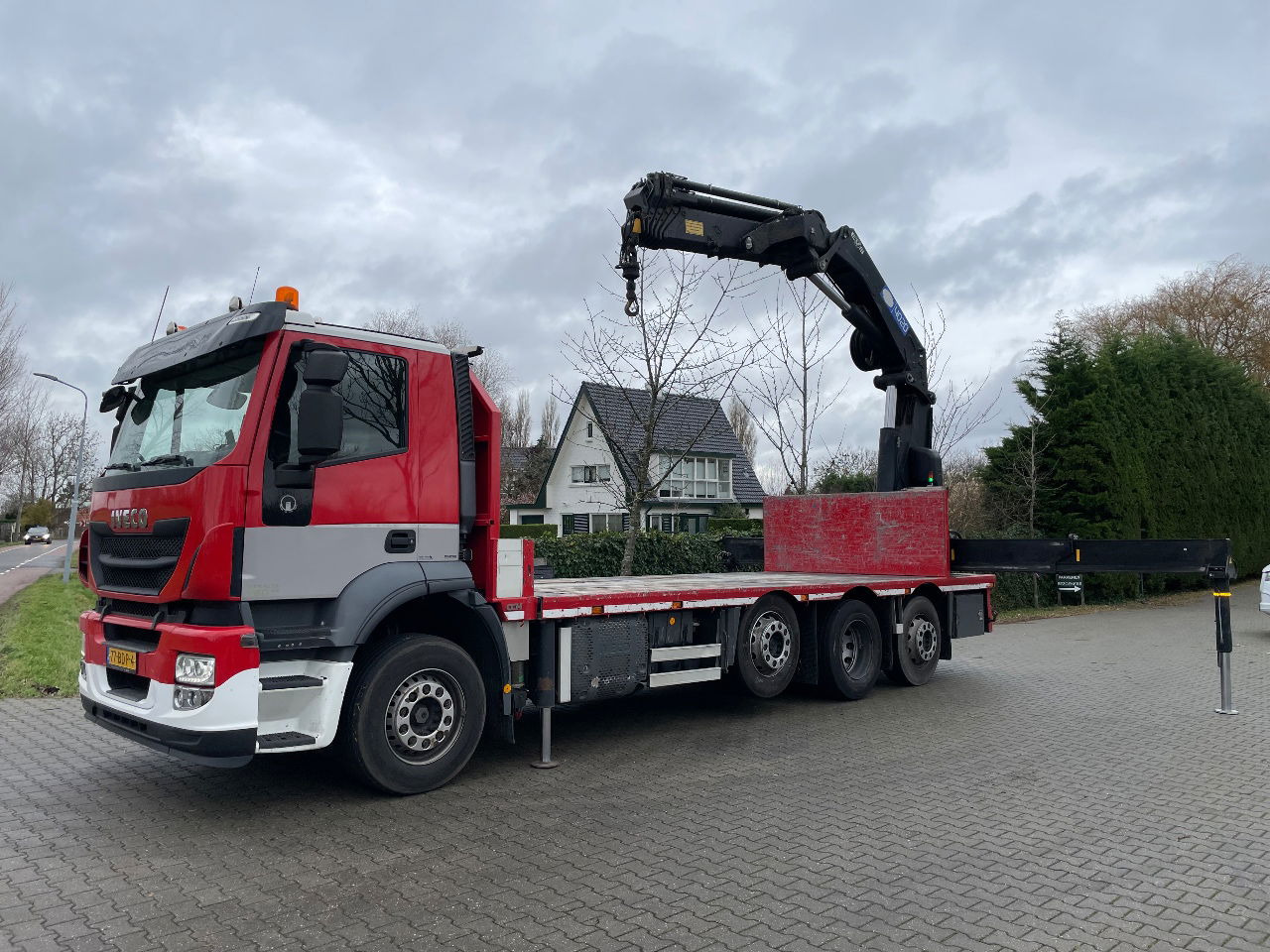 Iveco Stralis 360 with HMF 4020 K5 crane - Φορτηγό με γερανό: φωτογραφία 1 Iveco Stralis 360 with HMF 4020 K5 crane - Φορτηγό με γερανό: φωτογραφία 1