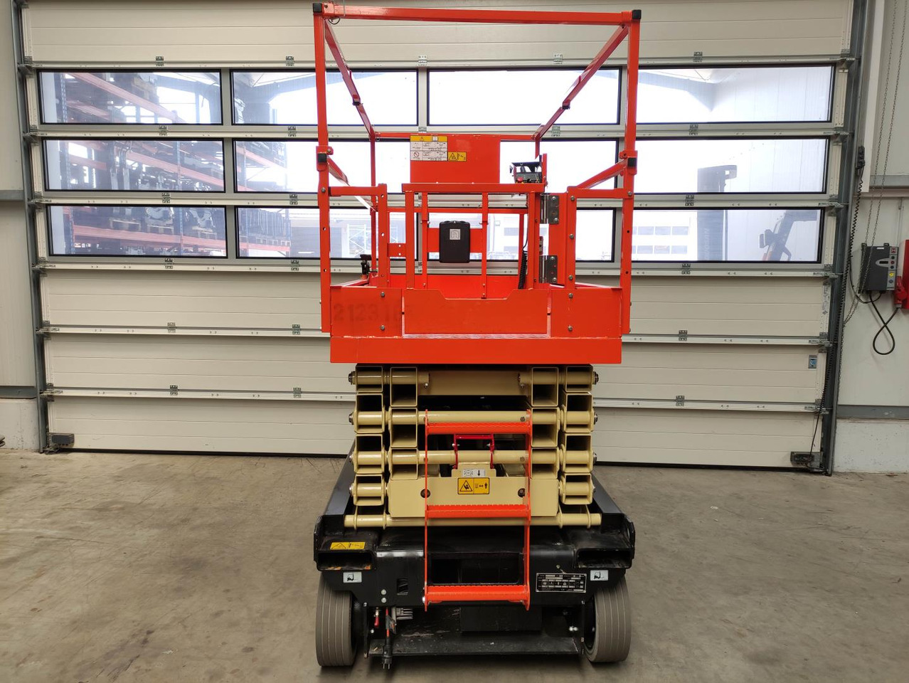 JLG R3246 - Ψαλιδωτό ανυψωτικό: φωτογραφία 4 JLG R3246 - Ψαλιδωτό ανυψωτικό: φωτογραφία 4