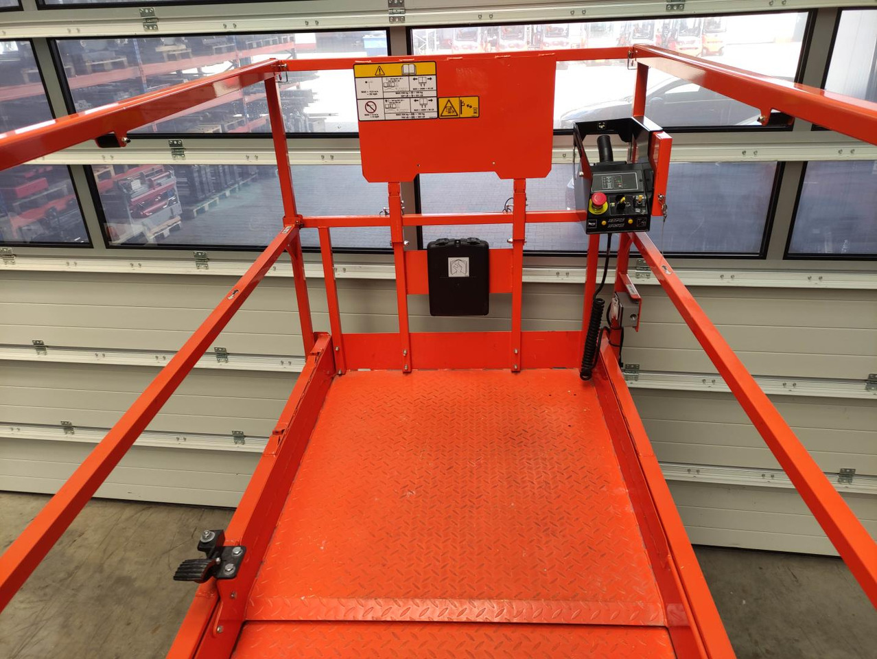 JLG R3246 - Ψαλιδωτό ανυψωτικό: φωτογραφία 5 JLG R3246 - Ψαλιδωτό ανυψωτικό: φωτογραφία 5