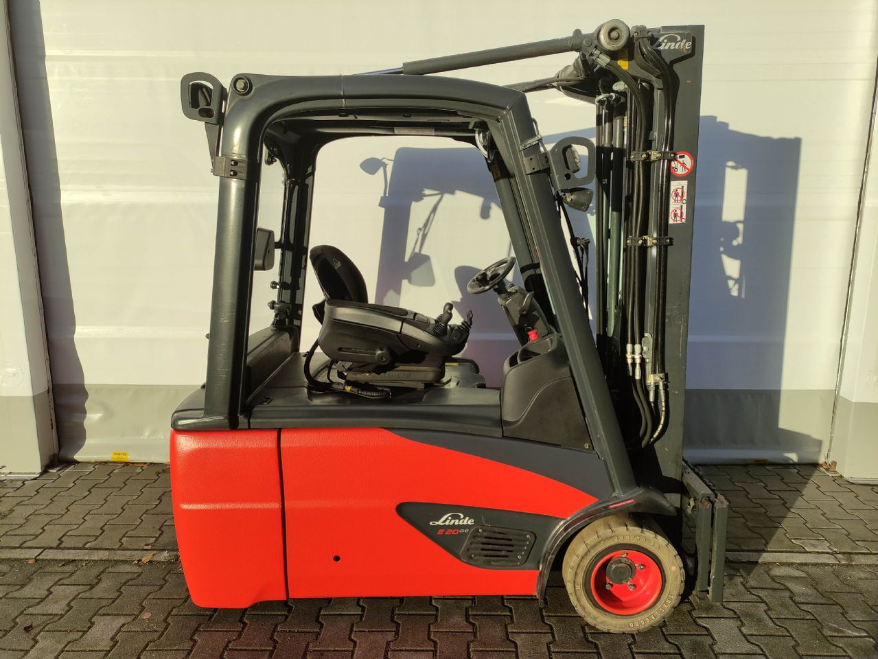 Linde E20L-02-386 - Ηλεκτροκίνητο περονοφόρο: φωτογραφία 2 Linde E20L-02-386 - Ηλεκτροκίνητο περονοφόρο: φωτογραφία 2