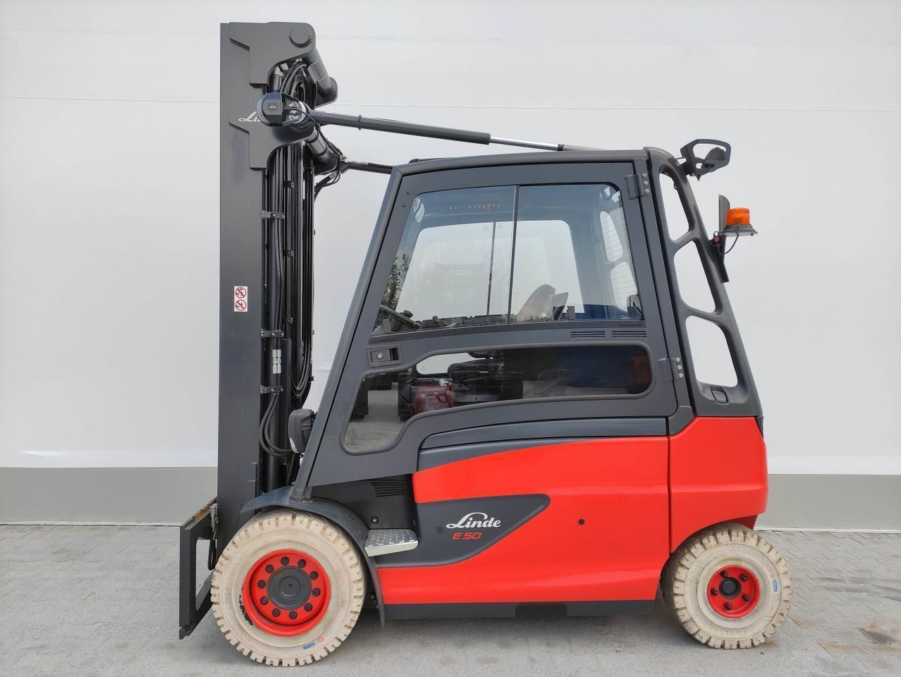 Linde E50HL-388 - Ηλεκτροκίνητο περονοφόρο: φωτογραφία 1 Linde E50HL-388 - Ηλεκτροκίνητο περονοφόρο: φωτογραφία 1