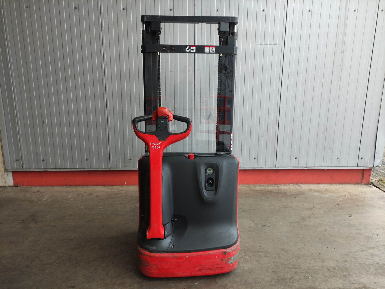 Linde L12 i - Μηχάνημα στοίβαξης: φωτογραφία 4 Linde L12 i - Μηχάνημα στοίβαξης: φωτογραφία 4