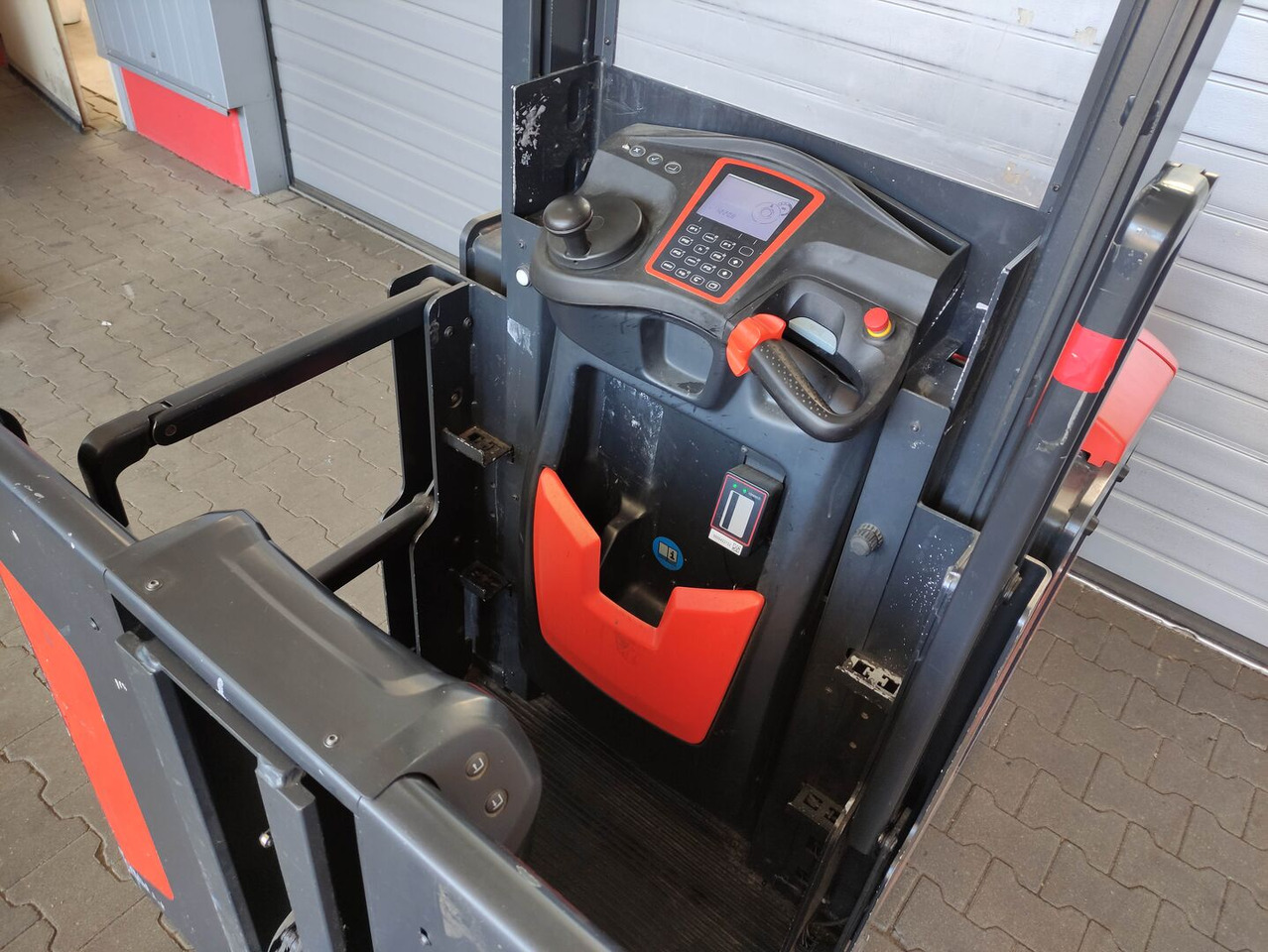 Linde V10-02 - Μηχάνημα συλλογής παραγγελιών: φωτογραφία 5 Linde V10-02 - Μηχάνημα συλλογής παραγγελιών: φωτογραφία 5