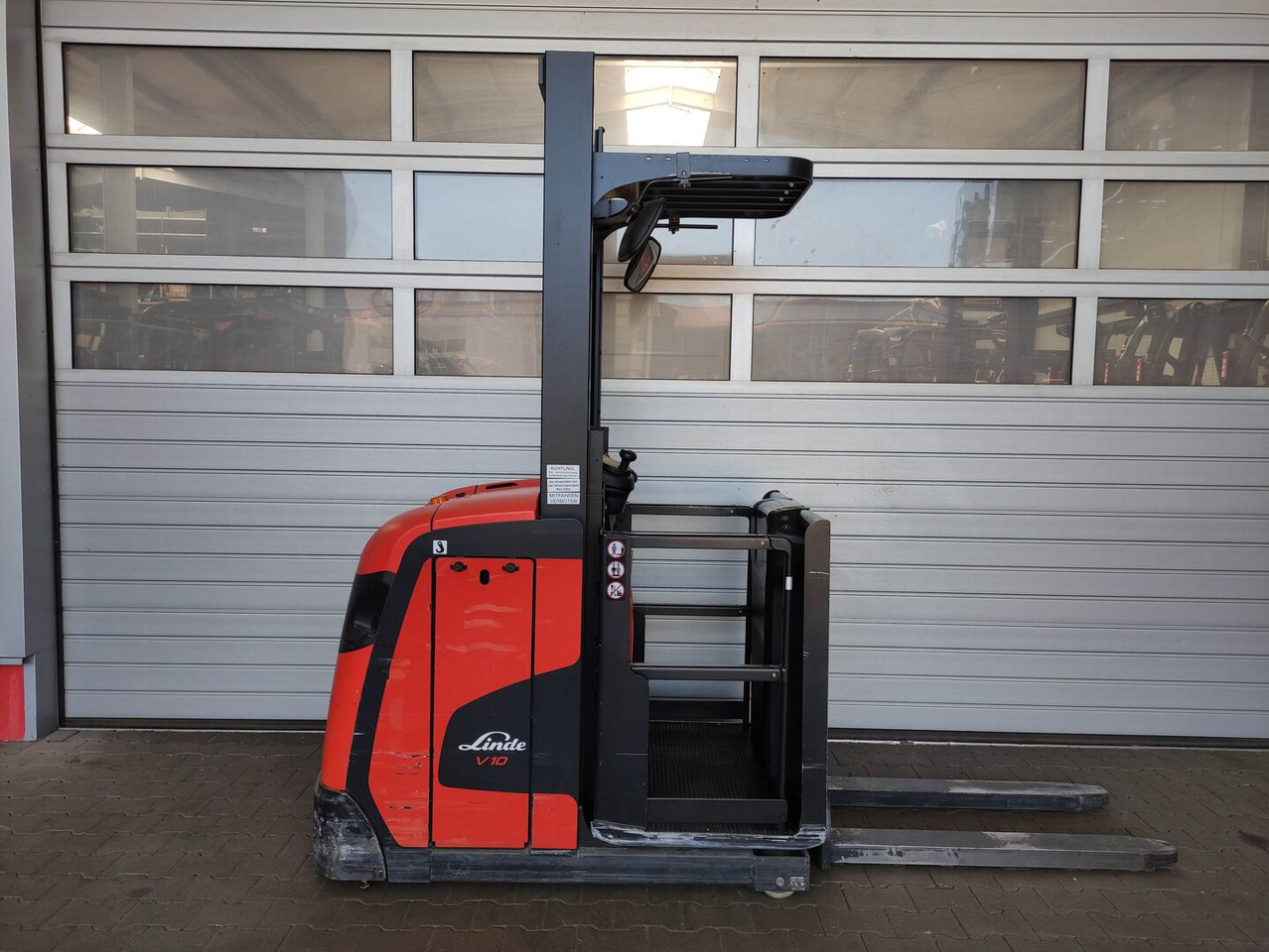 Linde V10-02 - Μηχάνημα συλλογής παραγγελιών: φωτογραφία 1 Linde V10-02 - Μηχάνημα συλλογής παραγγελιών: φωτογραφία 1