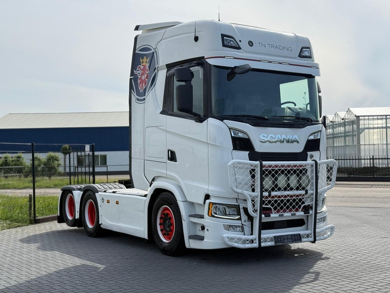 Scania S580 V8 NGS VOLLUCHT, PTO, LEER, RETARDER, TV, 3.15WB, BULLBAR. - Τράκτορας: φωτογραφία 1 Scania S580 V8 NGS VOLLUCHT, PTO, LEER, RETARDER, TV, 3.15WB, BULLBAR. - Τράκτορας: φωτογραφία 1