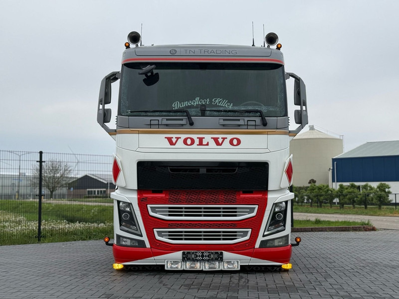 Volvo FH 13.500 SHOWTRUCK, VOLLUCHT, EURO 6, 6X2/4, PTO, SHOW INTERIEUR. - Τράκτορας: φωτογραφία 2 Volvo FH 13.500 SHOWTRUCK, VOLLUCHT, EURO 6, 6X2/4, PTO, SHOW INTERIEUR. - Τράκτορας: φωτογραφία 2
