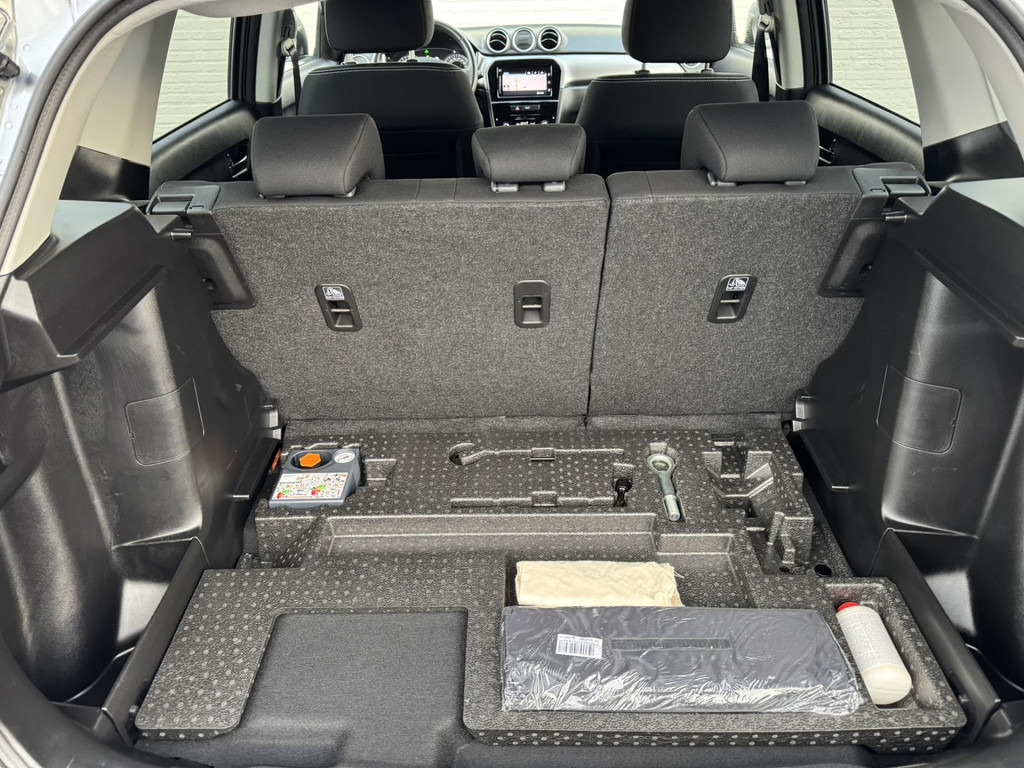 SUV Suzuki Vitara-1.5 Hybrid Select Automaat Adaptive cruise Climate control Apple / Android Stoelverwarming Dodehoekdetectie: φωτογραφία 15 SUV Suzuki Vitara-1.5 Hybrid Select Automaat Adaptive cruise Climate control Apple / Android Stoelverwarming Dodehoekdetectie: φωτογραφία 15