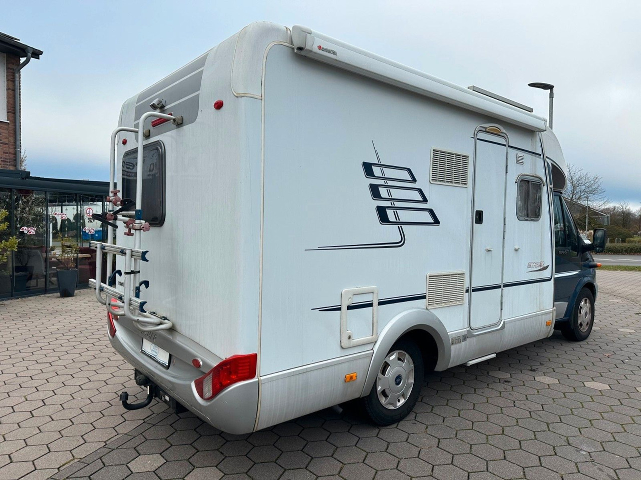 HYMER / ERIBA / HYMERCAR TRAMP T 572 CL/Festbett/Klima/Markise HYMER / ERIBA / HYMERCAR TRAMP T 572 CL/Festbett/Klima/Markise - Ημιενιαίο αυτοκινούμενο: φωτογραφία 4 HYMER / ERIBA / HYMERCAR TRAMP T 572 CL/Festbett/Klima/Markise HYMER / ERIBA / HYMERCAR TRAMP T 572 CL/Festbett/Klima/Markise - Ημιενιαίο αυτοκινούμενο: φωτογραφία 4