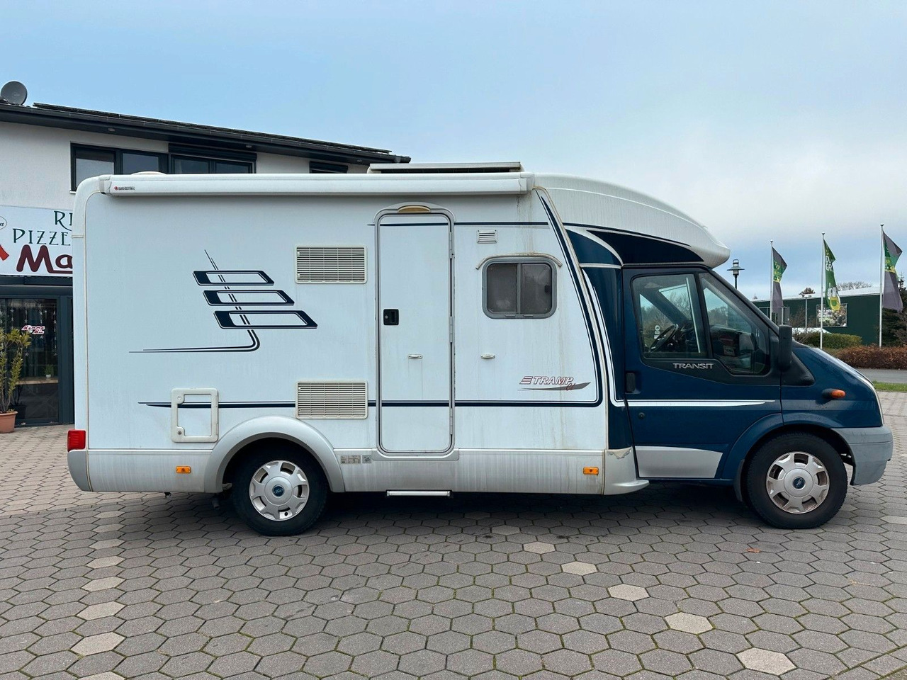 HYMER / ERIBA / HYMERCAR TRAMP T 572 CL/Festbett/Klima/Markise HYMER / ERIBA / HYMERCAR TRAMP T 572 CL/Festbett/Klima/Markise - Ημιενιαίο αυτοκινούμενο: φωτογραφία 3 HYMER / ERIBA / HYMERCAR TRAMP T 572 CL/Festbett/Klima/Markise HYMER / ERIBA / HYMERCAR TRAMP T 572 CL/Festbett/Klima/Markise - Ημιενιαίο αυτοκινούμενο: φωτογραφία 3