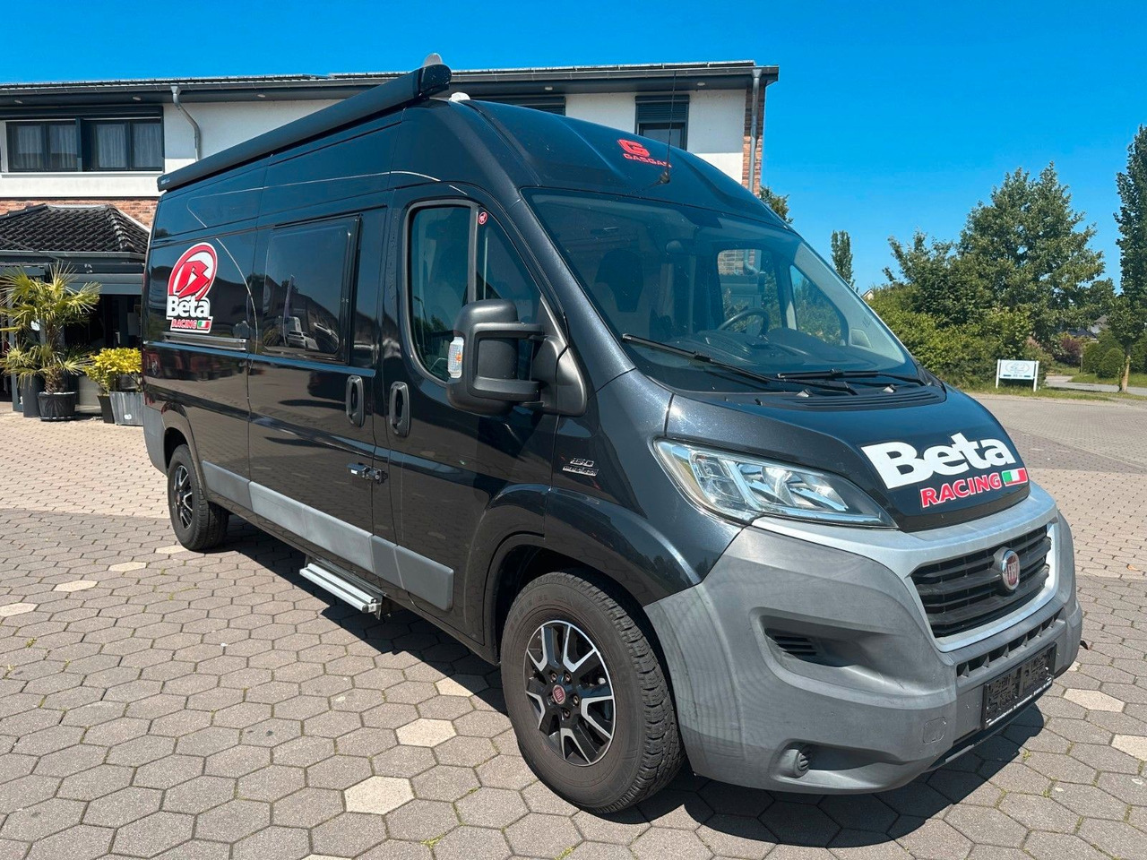 Pössl Roadcar 600/Festbett/Markise/Solar - Αυτοκινούμενο βαν: φωτογραφία 1 Pössl Roadcar 600/Festbett/Markise/Solar - Αυτοκινούμενο βαν: φωτογραφία 1